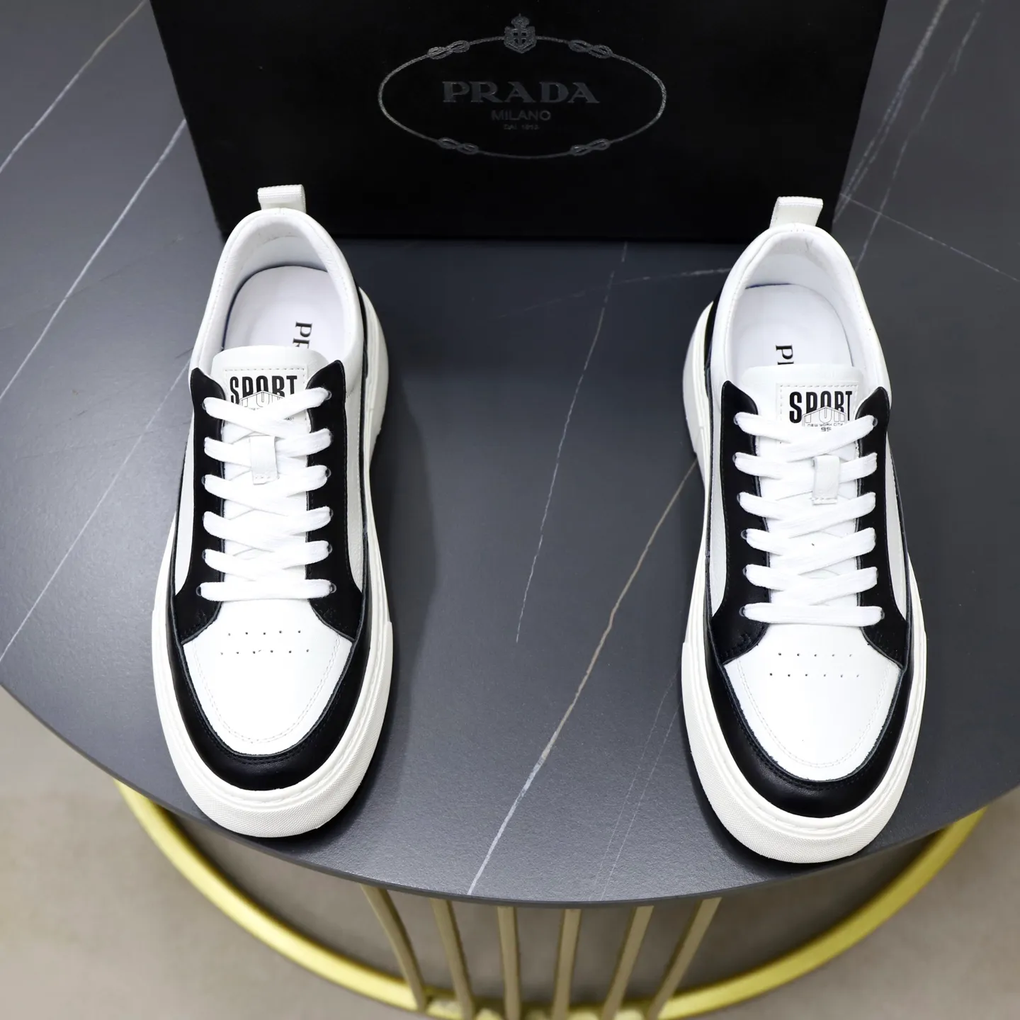 Ex-factory price: 442💰🙅‍♂️🙅‍♂️🙅‍♂️ Brand: PRADA Standard code: 38–44 (45 can be customized) Grade: Same as the official website Material: Original cowhide fabric Comfortable pigskin lining Lightweight wear-resistant outsole Style category: Men's fashionable casual shoes and boots Running sports shoes Distinguished luxury brand elements Top luxury Color: actual picture color